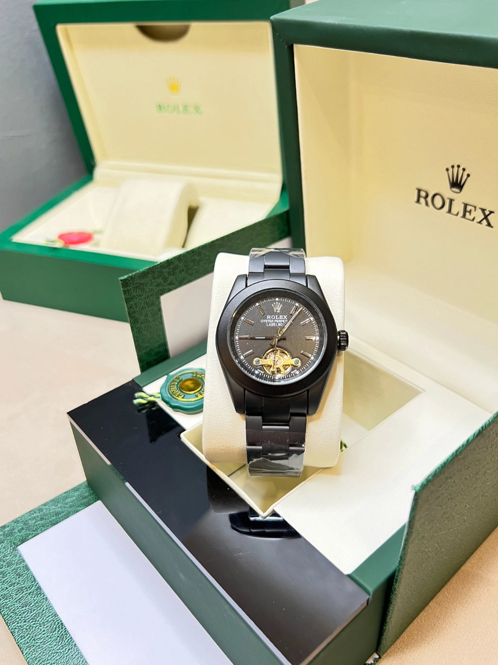 Rolex Классические мужские механические часы с ручным заводом — сочетание стиля, точности и характера.